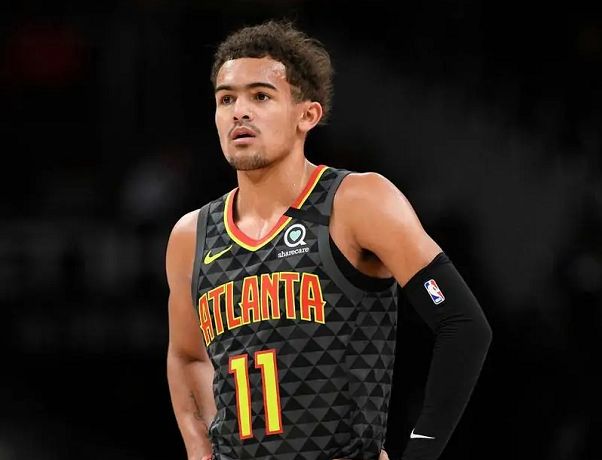 BBC：梅努薪资较低，曼联清楚若让他离队得花更多钱引援（BBC：梅努收入不高，曼联清楚放走他将付出更高引援成本）