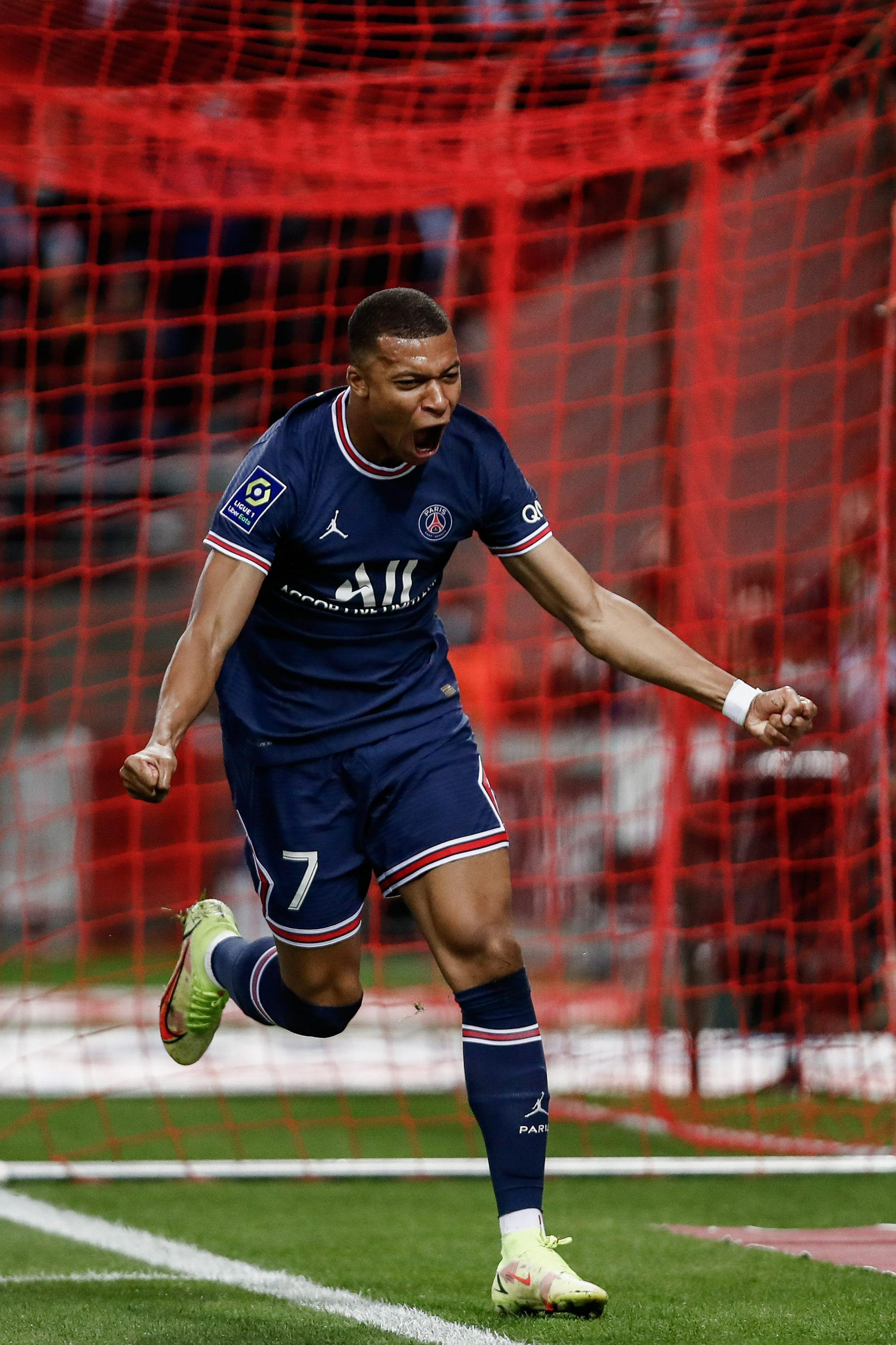 现役得分榜前3！哈登：KD，告诉詹姆斯我们的排名要追上来了（现役得分榜三甲！哈登喊话KD：替我告诉詹姆斯，我们的排名要追上来了）