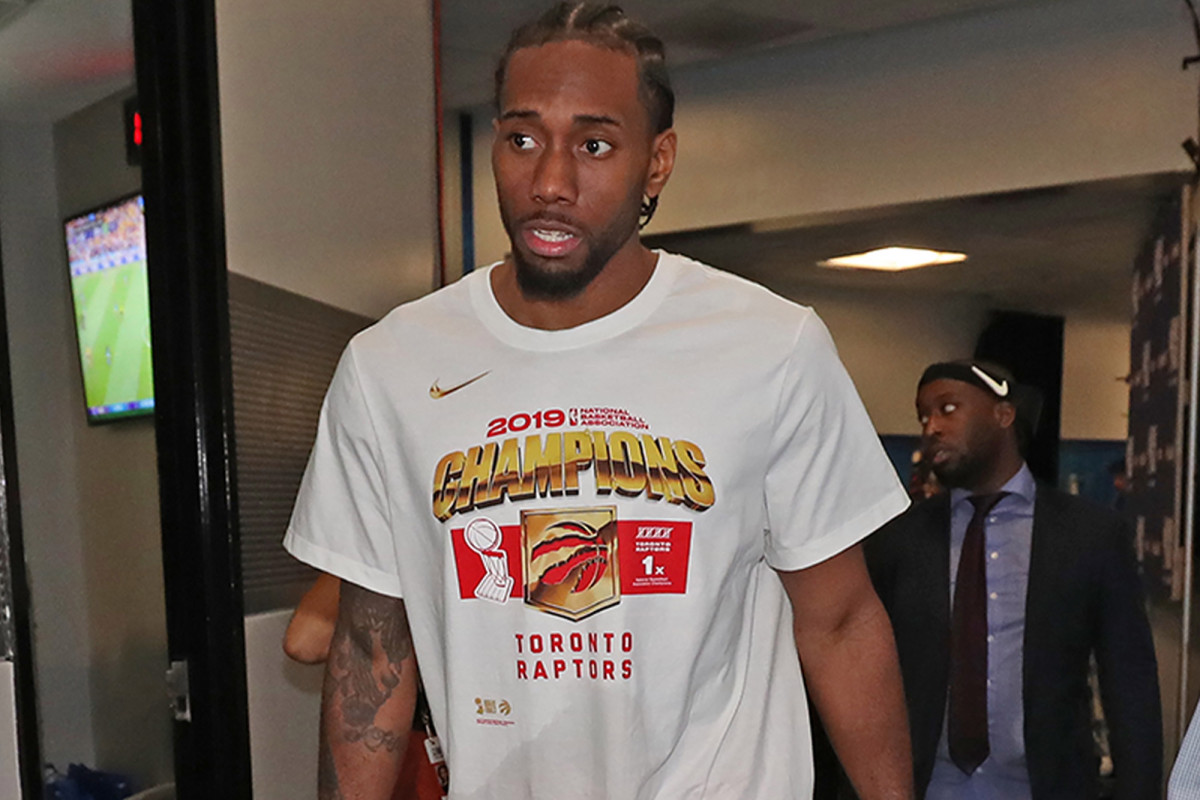 斯洛特谈萨拉赫替补：我们今天需要的肯定不止11名球员（斯洛特回应萨拉赫打替补：这场比赛靠的不止11个人）