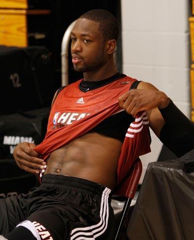 美记：鲍尔默对快船这帮人有种疯狂的执念，他们不会彻底重建（美记者：鲍尔默痴迷这批快船球员，球队无意推倒重来）