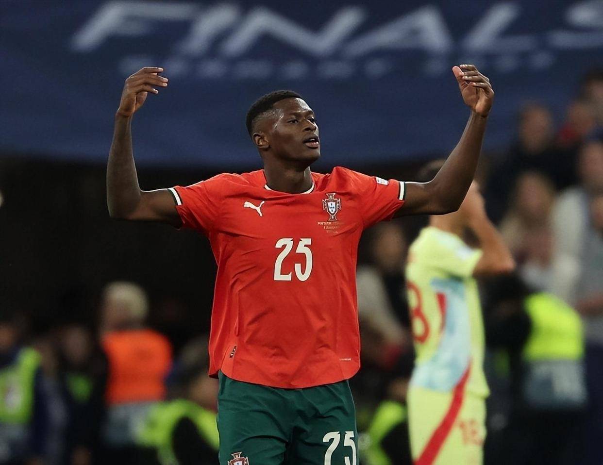 博阿滕谈去世前女友：我失去了挚爱，至今仍在消化这个事实（博阿滕谈前女友离世：失去至爱，至今仍难以接受）