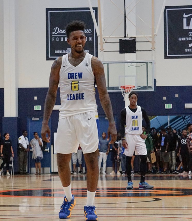 记者：阿根廷全队周四启程前往安哥拉，梅西届时将首发出战（记者：阿根廷队周四启程赴安哥拉，梅西预计首发亮相）