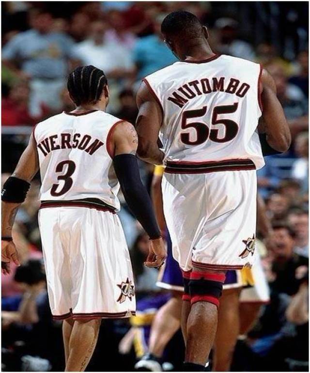 意媒：加比亚膝盖受伤，将缺席意大利超级杯半决赛（意媒称加比亚膝伤无缘意大利超级杯半决赛）