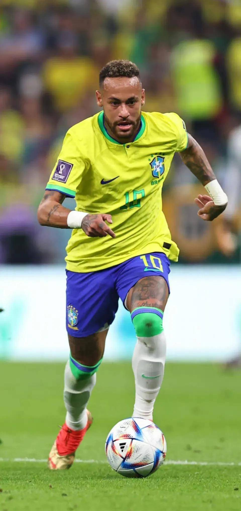 吴曦迎来个人生涯400场顶级联赛出场，同年龄段仅次于王大雷（吴曦完成顶级联赛第400次出场，同龄仅次于王大雷）